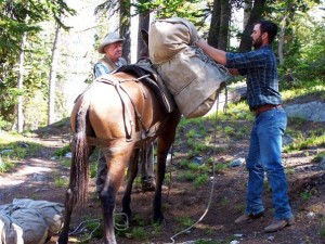 Rayn and hand loadin up